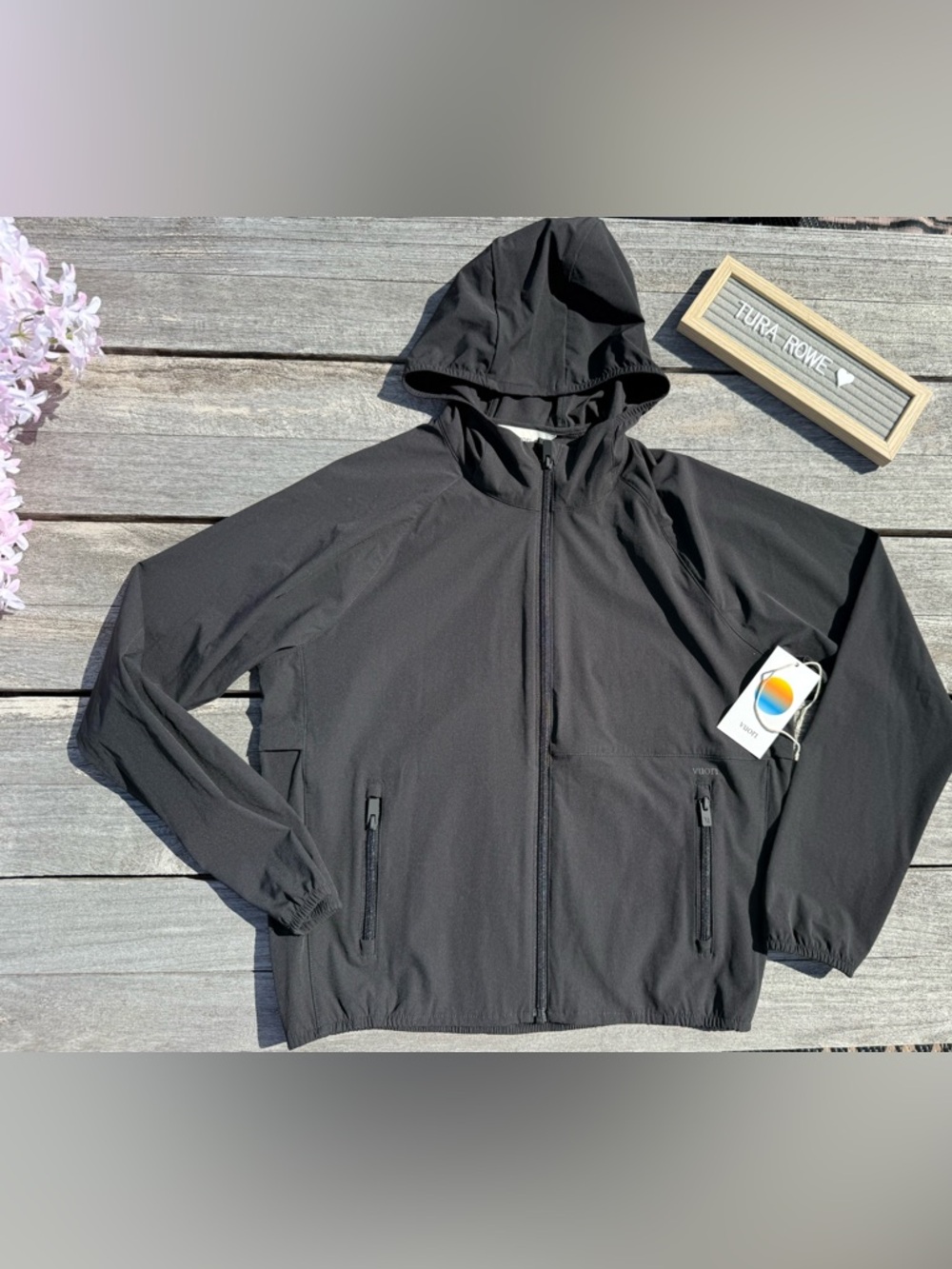 Vuori Renew Trainer Shell Jacket Black Medium Women’s Lightweight Zip Jacket NWT